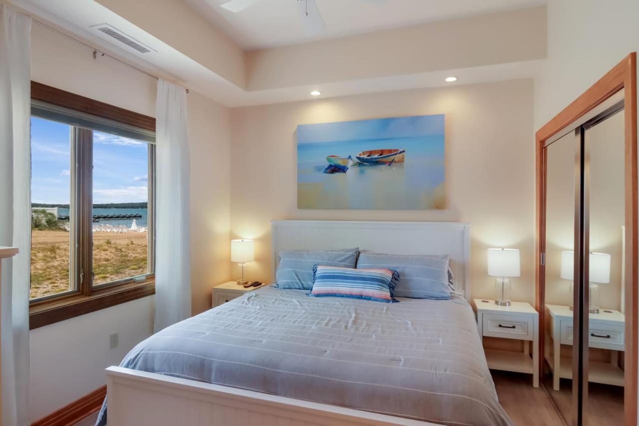 Sugar Beach Villa 1012 Luxury Waterfront Condo Травърс Сити Екстериор снимка