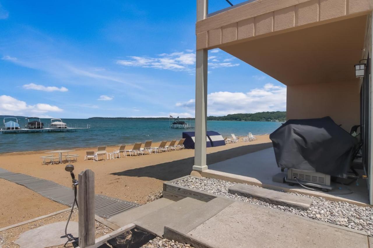 Sugar Beach Villa 1012 Luxury Waterfront Condo Травърс Сити Екстериор снимка